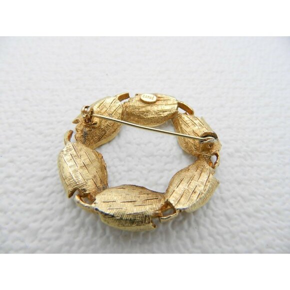 CATHÉ Signed Gold Tone Abstract Leaf Wreath  Brooch Pin - Picture 2 of 4